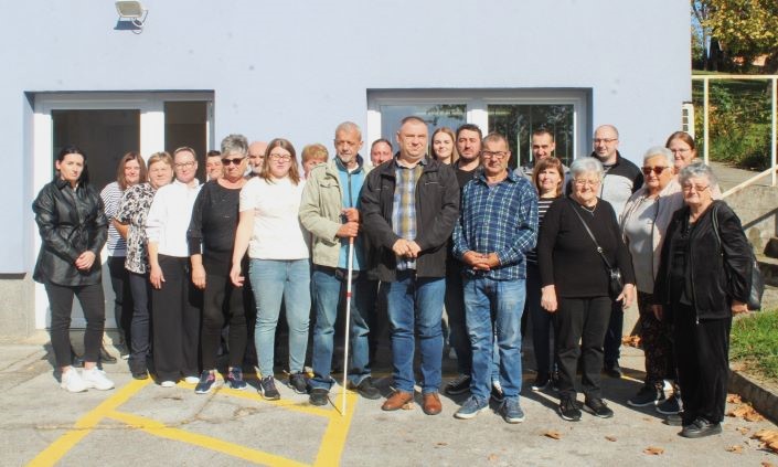 PLETERNIČKA UDRUGA SLIJEPIH „ŠESTOČKA“ Kreativnom radionicom i druženjem obilježili Međunarodni dan bijelog štapa
