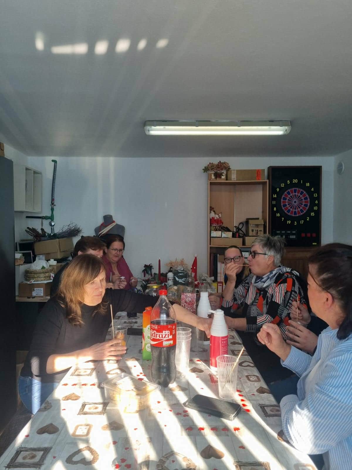 Druženje uz uz fritule u našoj udruzi.🎄🥯 😀